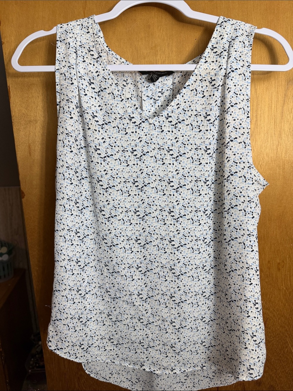 Banana Republic White Sleeveless V-Neck Floral Dot Tank
